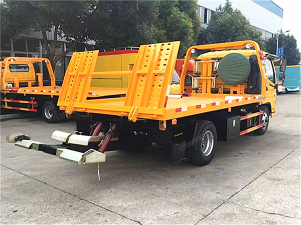 福田歐馬可一拖二藍(lán)牌清障車(chē)