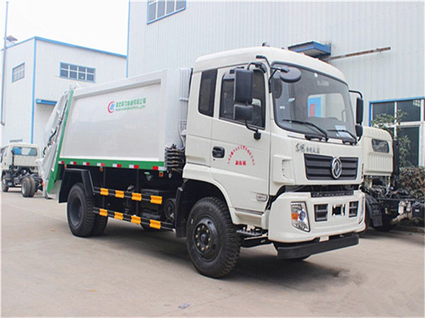 國五東風D913或153壓縮式垃圾車