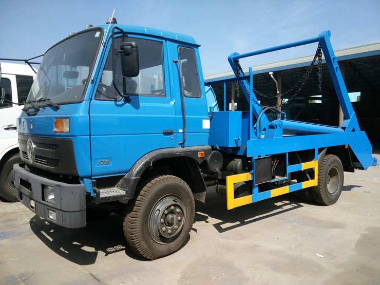 東風(fēng)145型擺臂式垃圾車(chē)