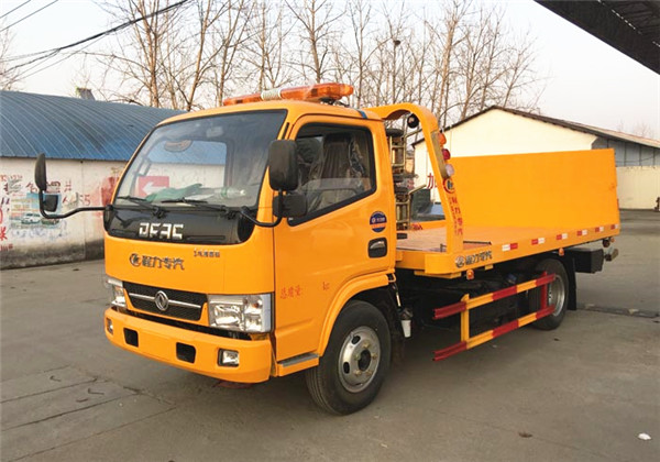 東風(fēng)多利卡藍(lán)牌一拖二清障車