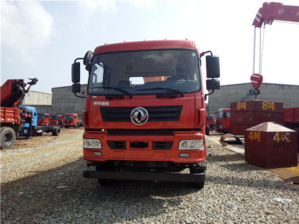 東風(fēng)前四后四飛濤8噸隨車(chē)吊