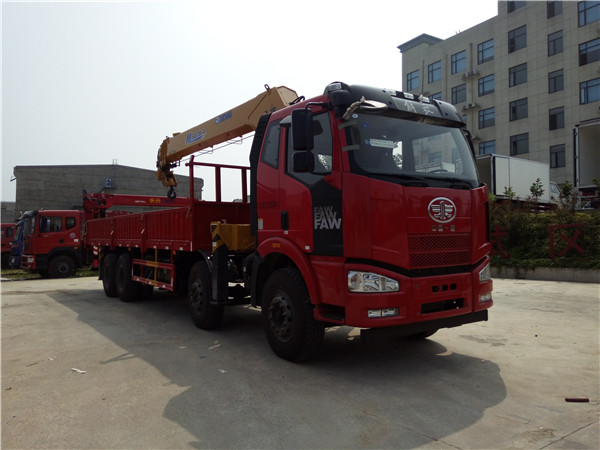 解放J6前四后八徐工12噸隨車吊 解放J6前四后八徐工12噸隨車吊
