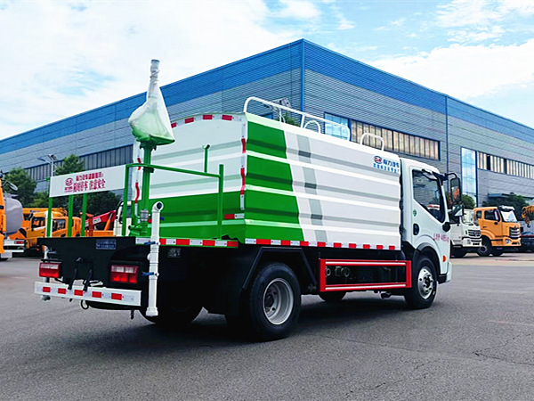 東風(fēng)專致藍(lán)牌抑塵車