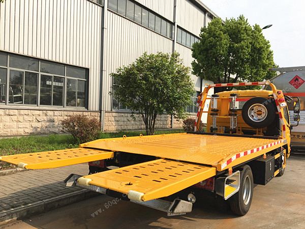 福田歐馬可一拖二藍(lán)牌清障車(chē)