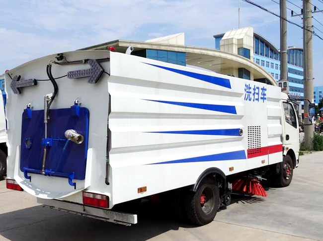 東風多利卡D7洗掃車