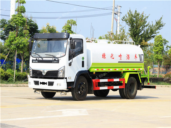 河南鄭州用戶購置國六東風(fēng)福瑞卡灑水車