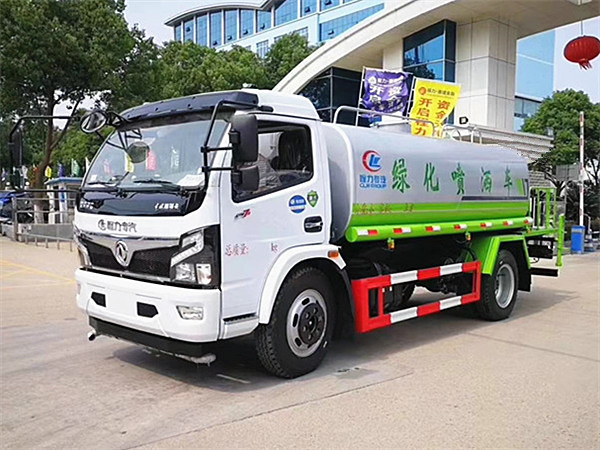 東風(fēng)福瑞卡F7灑水車