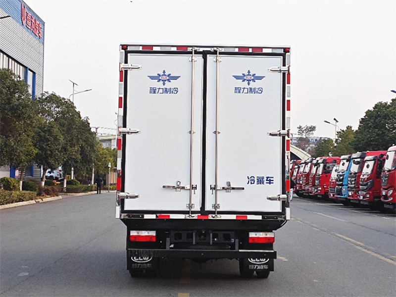 東風多利卡D6國六冷藏車