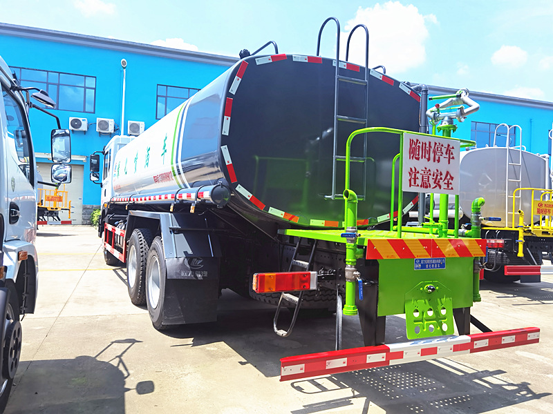 東風T5后雙橋灑水車